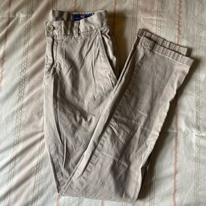 Vineyard Vines Men’s Chino Breaker Pant with slim fit cut 28x32 khaki